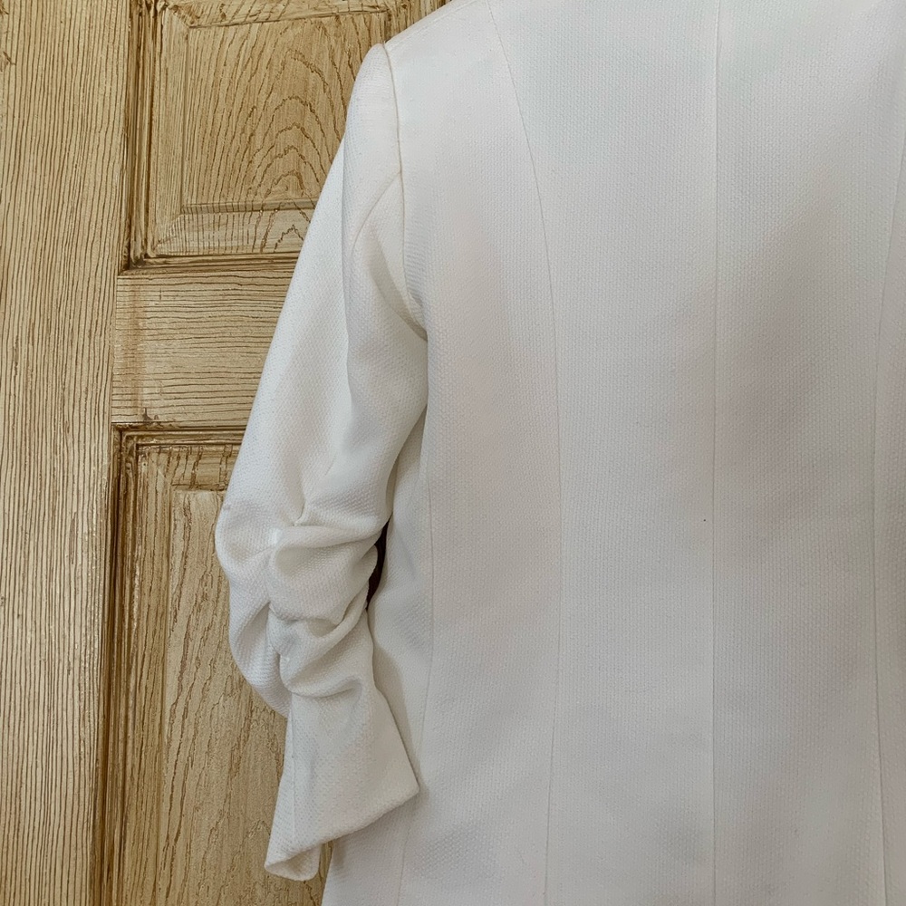 White jacket - Picture 3 of 4